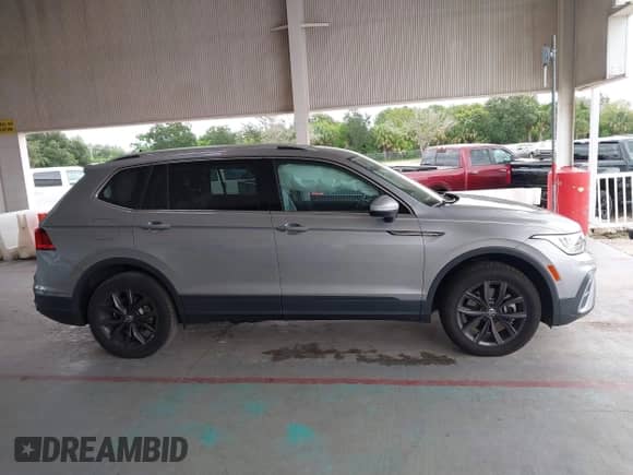 2022 Volkswagen Tiguan SE with VIN 3VV3B7AX7NM072475, listed as a IAAI auction lot 43175676 with 45,366 mi miles and . Bid and sale history available at DreamBid. Image 13.