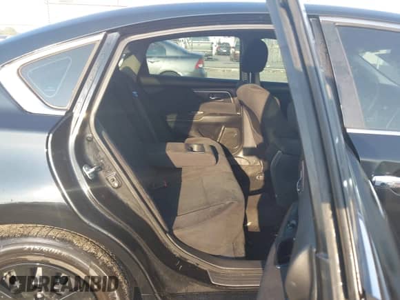 2015 Nissan Altima S z VIN 1N4AL3AP2FC228281, wystawiony jako IAAI lot #43253323 z przebiegiem 157 843 mil mil oraz . Historia ofert i sprzedaży dostępna na DreamBid. Obrazek 8.