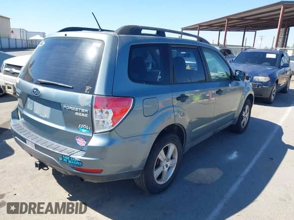 2012 Subaru Forester X z VIN JF2SHABC8CH432356, wystawiony jako IAAI lot #43390315 z przebiegiem 167 937 mil mil oraz . Historia ofert i sprzedaży dostępna na DreamBid. Obrazek 4.