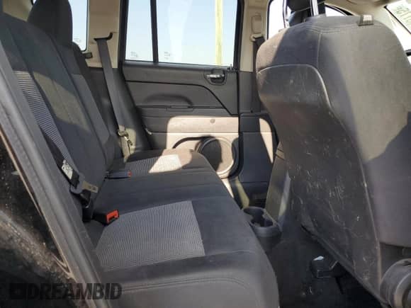 2014 Jeep Compass Sport z VIN 1C4NJDBB9ED544845, wystawiony jako Copart lot #81043775 z przebiegiem 61 554 mil mil oraz Czysty tytuł • Clean title. Historia ofert i sprzedaży dostępna na DreamBid. Obrazek 10.