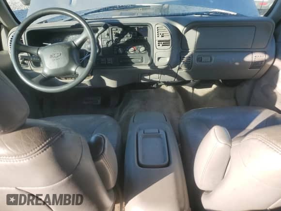 1999 Chevrolet Suburban with VIN 1GNFK16R0XJ498194, listed as a Copart auction lot 90438125 with 266,394 mi miles and Clean title. Bid and sale history available at DreamBid. Image 8.