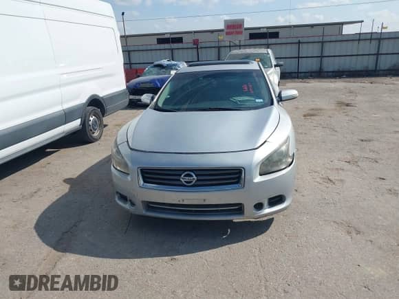 2014 Nissan Maxima S z VIN 1N4AA5AP4EC472126, wystawiony jako IAAI lot #43543829 z przebiegiem 137 050 mil mil oraz . Historia ofert i sprzedaży dostępna na DreamBid. Obrazek 6.