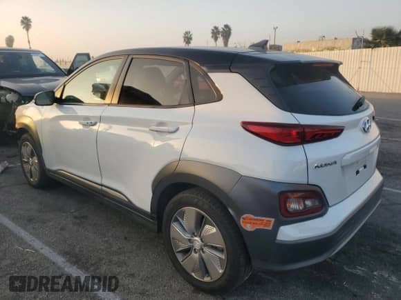 2020 Hyundai Kona SEL с VIN KM8K23AG8LU062822, выставлен на аукционе Copart как лот 82658054 с пробегом 53 096 миль миль и Списание • Salvage title. История ставок и продаж доступна на DreamBid. Изображение 2.