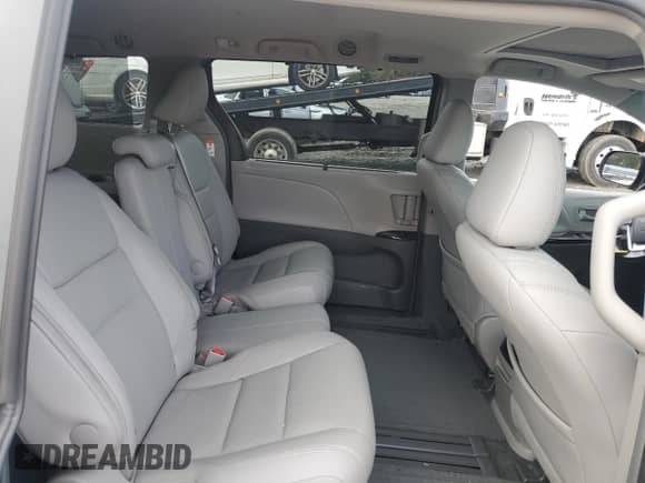 2015 Toyota Sienna XLE with VIN 5TDYK3DC1FS687918, listed as a Copart auction lot 86643375 with 121,810 mi miles and Salvage title. Bid and sale history available at DreamBid. Image 11.