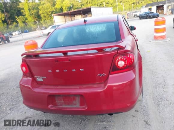 2012 Dodge Avenger R/T z VIN 1C3CDZBG5CN137706, wystawiony jako IAAI lot #42546528 z przebiegiem 107 624 mil mil oraz . Historia ofert i sprzedaży dostępna na DreamBid. Obrazek 16.