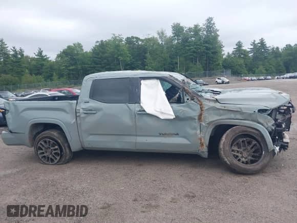 2024 Toyota Tundra SR5 с VIN 5TFLA5DB6RX182522, выставлен на аукционе IAAI как лот 43048617 с пробегом 17 236 миль миль и . История ставок и продаж доступна на DreamBid. Изображение 13.