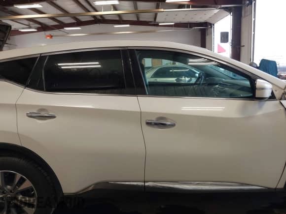 2017 Nissan Murano SL with VIN 5N1AZ2MH2HN157223, listed as a IAAI auction lot 42022814 with 122,104 mi miles and . Bid and sale history available at DreamBid. Image 14.