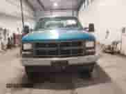1998 Chevrolet Silverado 1500 z VIN 1GCEK19R9WE194708, wystawiony jako IAAI lot #42548241 z przebiegiem 197 471 mil mil oraz . Historia ofert i sprzedaży dostępna na DreamBid. Obrazek 13.