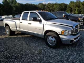 2005 Dodge 3500 SLT с VIN 3D7MR48C05G813019, выставлен на аукционе Copart как лот 71160665 с пробегом 194 825 миль миль и Списание • Salvage title. История ставок и продаж доступна на DreamBid. Изображение 4.