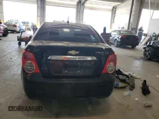 2012 Chevrolet Sonic LT z VIN 1G1JD5SH4C4214147, wystawiony jako Copart lot #80510075 z przebiegiem Nie podano mil oraz Szkoda całkowita • Salvage title. Historia ofert i sprzedaży dostępna na DreamBid. Obrazek 6.