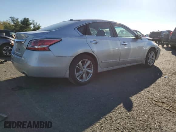 2015 Nissan Altima SV с VIN 1N4AL3APXFC259777, выставлен на аукционе Copart как лот 87225105 с пробегом 153 498 миль миль и Списание • Salvage title. История ставок и продаж доступна на DreamBid. Изображение 3.