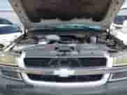 2004 Chevrolet Silverado 2500HD LS with VIN 1GCHK24144E137012, listed as a IAAI auction lot 42042283 with 197,284 mi miles and . Bid and sale history available at DreamBid. Image 10.