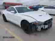 2019 Ford Mustang EcoBoost z VIN 1FA6P8TH2K5192524, wystawiony jako IAAI lot #41882260 z przebiegiem 82 039 mil mil oraz . Historia ofert i sprzedaży dostępna na DreamBid. Obrazek 1.