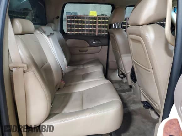 2012 Chevrolet Avalanche LTZ z VIN 3GNTKGE77CG143301, wystawiony jako Copart lot #71431815 z przebiegiem 220 193 mil mil oraz Czysty tytuł • Clean title. Historia ofert i sprzedaży dostępna na DreamBid. Obrazek 10.