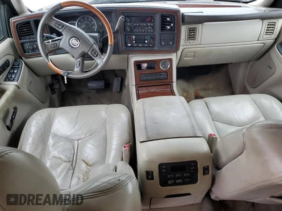 2004 Cadillac Escalade ESV with VIN 3GYFK66NX4G210613, listed as a Copart auction lot 68831145 with Not provided miles and Salvage title. Bid and sale history available at DreamBid. Image 8.