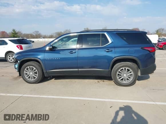 2022 Chevrolet Traverse LT Cloth z VIN 1GNERGKW4NJ151664, wystawiony jako IAAI lot #42049660 z przebiegiem 36 413 mil mil oraz . Historia ofert i sprzedaży dostępna na DreamBid. Obrazek 15.