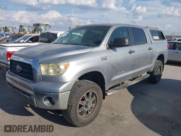 2008 Toyota Tundra с VIN 5TFDV54168X038547, выставлен на аукционе IAAI как лот 43535798 с пробегом 243 694 миль миль и . История ставок и продаж доступна на DreamBid. Изображение 2.