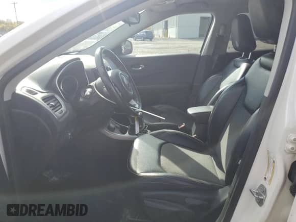 2019 Jeep Compass Latitude with VIN 3C4NJDBB2KT729177, listed as a Copart auction lot 86303805 with Not provided miles and Salvage title. Bid and sale history available at DreamBid. Image 7.