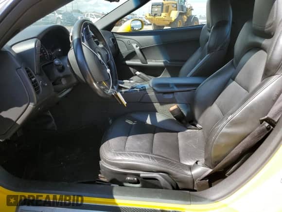 2012 Chevrolet Corvette 1LT с VIN 1G1YE2DW4C5107678, выставлен на аукционе Copart как лот 72370944 с пробегом 34 843 миль миль и Списание • Salvage title. История ставок и продаж доступна на DreamBid. Изображение 7.