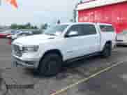 2021 Ram 1500 Laramie с VIN 1C6SRFJT2MN560709, выставлен на аукционе IAAI как лот 43129700 с пробегом 49 315 миль миль и . История ставок и продаж доступна на DreamBid. Изображение 2.