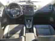 2013 Volkswagen Tiguan S с VIN WVGBV7AX8DW549720, выставлен на аукционе Copart как лот 85544445 с пробегом 160 793 миль миль и Чистый • Clean title. История ставок и продаж доступна на DreamBid. Изображение 8.