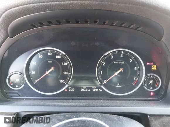 2015 BMW 7 Series 740i z VIN WBAYA6C54FGK16635, wystawiony jako IAAI lot #43487485 z przebiegiem 92 917 mil mil oraz . Historia ofert i sprzedaży dostępna na DreamBid. Obrazek 7.