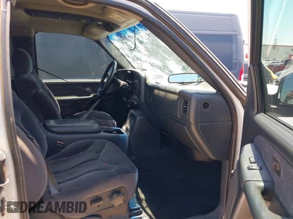 2002 GMC Sierra 1500 SLE z VIN 1GTEK19T82Z109338, wystawiony jako IAAI lot #42692899 z przebiegiem 176 143 mil mil oraz . Historia ofert i sprzedaży dostępna na DreamBid. Obrazek 5.