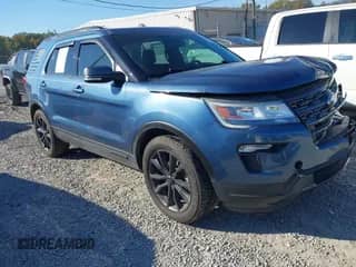 2018 Ford Explorer XLT z VIN 1FM5K8D88JGB50697, wystawiony jako IAAI lot #43449017 z przebiegiem 122 925 mil mil oraz . Historia ofert i sprzedaży dostępna na DreamBid. Obrazek 1.