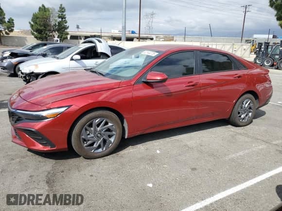 2024 Hyundai Elantra Blue z VIN KMHLM4DJ9RU093324, wystawiony jako Copart lot #82144775 z przebiegiem 36 918 mil mil oraz Szkoda całkowita • Salvage title. Historia ofert i sprzedaży dostępna na DreamBid. Obrazek 1.