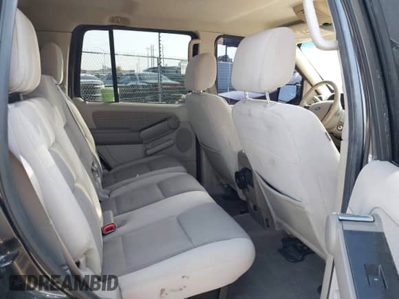 2006 Ford Explorer XLT with VIN 1FMEU63EX6UB68729, listed as a IAAI auction lot 43070794 with 171,711 mi miles and . Bid and sale history available at DreamBid. Image 8.