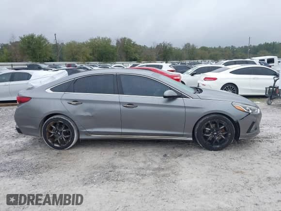 2018 Hyundai Sonata Limited Plus с VIN 5NPE34AB3JH669968, выставлен на аукционе IAAI как лот 41621661 с пробегом 83 445 миль миль и . История ставок и продаж доступна на DreamBid. Изображение 13.