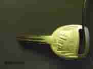 2005 Chevrolet Silverado 1500 Z71 z VIN 2GCEK13T551287925, wystawiony jako IAAI lot #43392727 z przebiegiem 275 768 mil mil oraz . Historia ofert i sprzedaży dostępna na DreamBid. Obrazek 11.