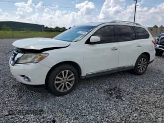 2013 Nissan Pathfinder S with VIN 5N1AR2MN4DC625626, listed as a Copart auction lot 67170255 with 233,391 mi miles and Clean title. Bid and sale history available at DreamBid. Image 1.