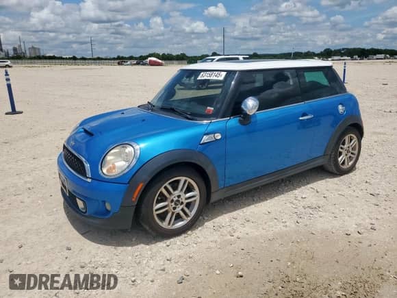 2011 MINI Hardtop S with VIN WMWSV3C58BTY10087, listed as a Copart auction lot 63158145 with 129,747 mi miles and Clean title. Bid and sale history available at DreamBid. Image 1.
