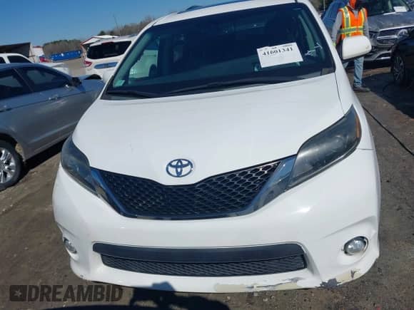 2015 Toyota Sienna SE with VIN 5TDXK3DC4FS658148, listed as a IAAI auction lot 41601341 with 110,329 mi miles and . Bid and sale history available at DreamBid. Image 12.