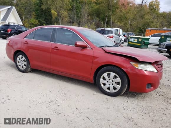 2011 Toyota Camry LE z VIN 4T1BF3EK2BU172606, wystawiony jako Copart lot #86506525 z przebiegiem 255 274 mil mil oraz Czysty tytuł • Clean title. Historia ofert i sprzedaży dostępna na DreamBid. Obrazek 4.