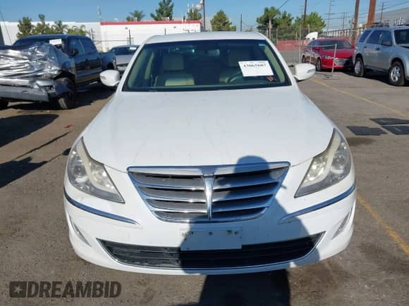 2013 Hyundai Genesis 3.8L с VIN KMHGC4DD6DU215113, выставлен на аукционе IAAI как лот 43065687 с пробегом 137 915 миль миль и . История ставок и продаж доступна на DreamBid. Изображение 12.