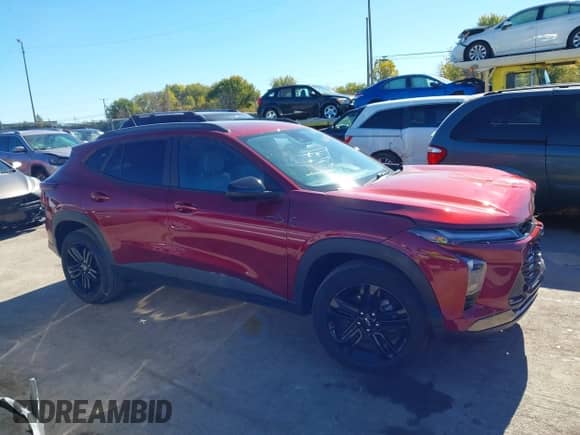 2024 Chevrolet Trax ACTIV z VIN KL77LKE23RC048113, wystawiony jako IAAI lot #43475358 z przebiegiem 10 434 mil mil oraz . Historia ofert i sprzedaży dostępna na DreamBid. Obrazek 13.