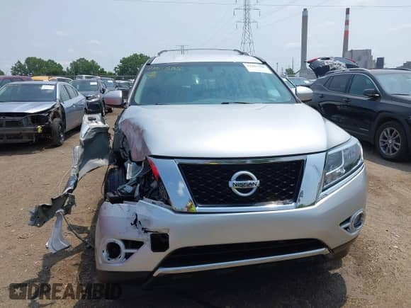 2013 Nissan Pathfinder SL with VIN 5N1AR2MM5DC686734, listed as a IAAI auction lot 42461385 with 171,071 mi miles and . Bid and sale history available at DreamBid. Image 12.