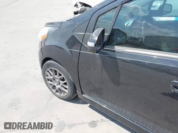 2015 Chevrolet Spark LT z VIN KL8CF6S92FC787737, wystawiony jako IAAI lot #43249474 z przebiegiem 69 395 mil mil oraz . Historia ofert i sprzedaży dostępna na DreamBid. Obrazek 6.