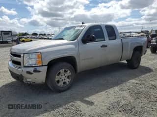 2007 Chevrolet Silverado 1500 2LT z VIN 2GCEC19JX71680163, wystawiony jako Copart lot #54176475 z przebiegiem 193 730 mil mil oraz Szkoda całkowita • Salvage title. Historia ofert i sprzedaży dostępna na DreamBid. Obrazek 1.