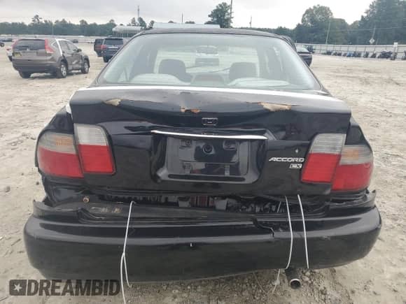 1997 Honda Accord LX with VIN 1HGCD5635VA031800, listed as a Copart auction lot 68043535 with 117,049 mi miles and Salvage title. Bid and sale history available at DreamBid. Image 6.