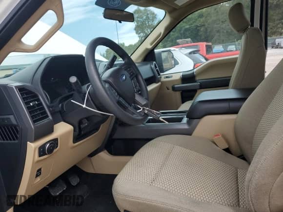 2018 Ford F-150 XL z VIN 1FTEX1EP2JKC99915, wystawiony jako Copart lot #81387145 z przebiegiem 72 353 mil mil oraz Czysty tytuł • Clean title. Historia ofert i sprzedaży dostępna na DreamBid. Obrazek 7.