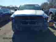 2018 Ram 1500 Big Horn z VIN 1C6RR7GT6JS106424, wystawiony jako IAAI lot #41459931 z przebiegiem 145 284 mil mil oraz . Historia ofert i sprzedaży dostępna na DreamBid. Obrazek 6.