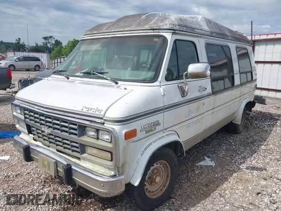 1994 Chevrolet Chevy Van with VIN 1GBEG25K2RF149919, listed as a IAAI auction lot 42631085 with 282,453 mi miles and . Bid and sale history available at DreamBid. Image 2.