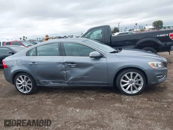 2017 Volvo S60 Inscription с VIN LYV402HK5HB154043, выставлен на аукционе IAAI как лот 41763769 с пробегом 136 736 миль миль и . История ставок и продаж доступна на DreamBid. Изображение 13.