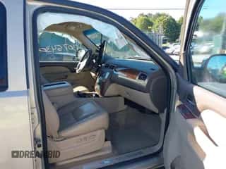 2011 Chevrolet Suburban LTZ with VIN 1GNSKKE34BR363618, listed as a IAAI auction lot 43075430 with 165,685 mi miles and . Bid and sale history available at DreamBid. Image 5.