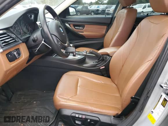 2012 BMW 3 Series 328i с VIN WBA3A5C5XCF256384, выставлен на аукционе Copart как лот 90655135 с пробегом 139 901 миль миль и Чистый • Clean title. История ставок и продаж доступна на DreamBid. Изображение 7.