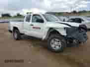 2023 Toyota Tacoma SR z VIN 3TYSX5EN8PT021969, wystawiony jako Copart lot #68471115 z przebiegiem Nie podano mil oraz Szkoda całkowita • Salvage title. Historia ofert i sprzedaży dostępna na DreamBid. Obrazek 4.