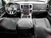 2018 Ram 1500 Laramie z VIN 1C6RR7NT3JS262410, wystawiony jako Copart lot #69724445 z przebiegiem 107 458 mil mil oraz Szkoda całkowita • Salvage title. Historia ofert i sprzedaży dostępna na DreamBid. Obrazek 8.